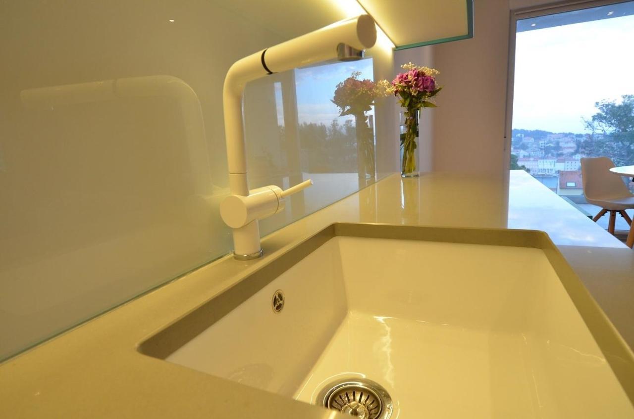 Beautiful View Apartment With Garage Space Mali Lošinj Eksteriør billede